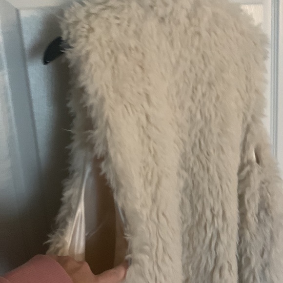 Womens Plus Faux Fur Sheepskin Soft Vest Ofd White 2X Maurice’s - Picture 10 of 10
